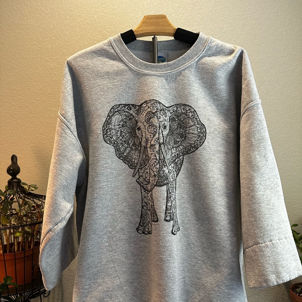 Gray Elephant Graphic Hoodie with Round Neck